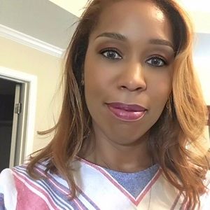 Meet your Posher, Monique